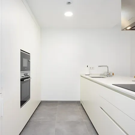 شقة Home2book Design & Spacious Center