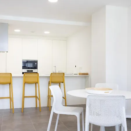 شقة Home2book Design & Spacious Center *